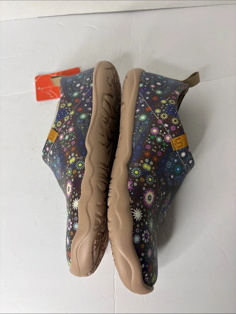 NWT UIN Pray for Goodness Slip On